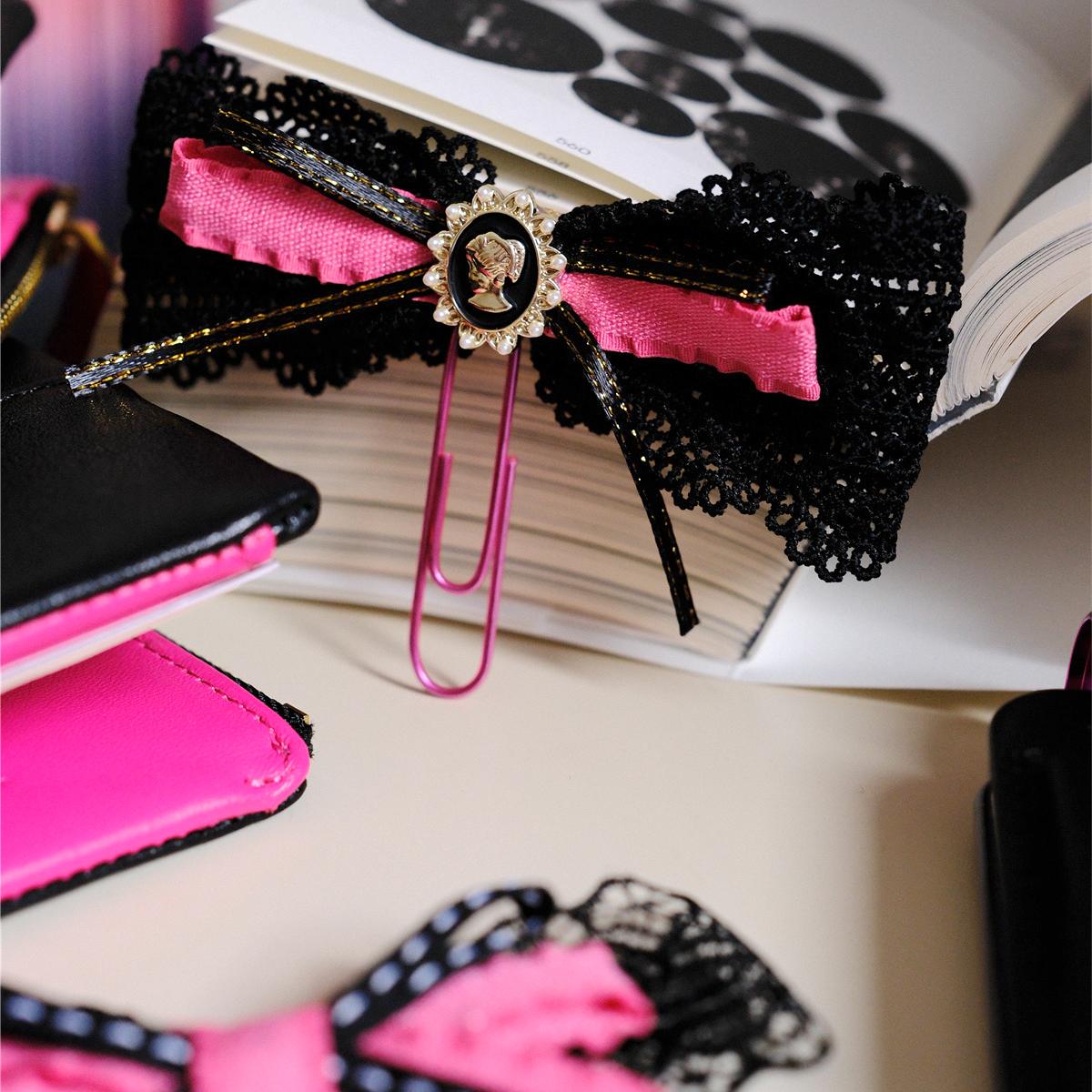 Black Cameo Ribbon Clip