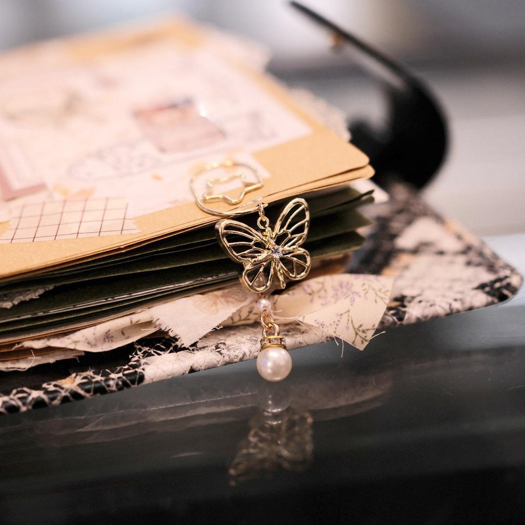 Gleam Flight Paper Clip